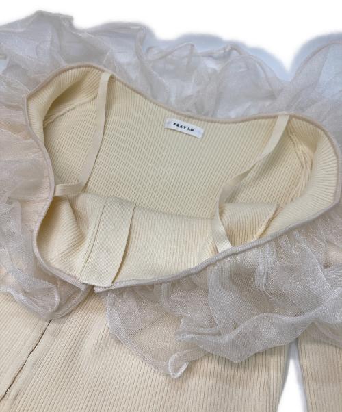 FRAY ID（フレイ アイディー）FRAY ID (フレイ アイディー) ラッフルオフショルニット アイボリー サイズ:FREEの古着・服飾アイテム
