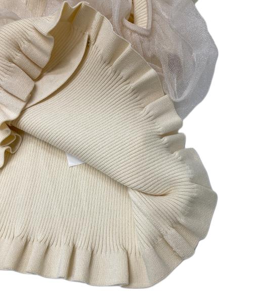 FRAY ID（フレイ アイディー）FRAY ID (フレイ アイディー) ラッフルオフショルニット アイボリー サイズ:FREEの古着・服飾アイテム