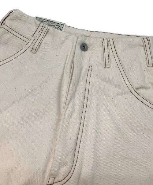 WESTOVERALLS（ウエストオーバーオールズ）WESTOVERALLS (ウエストオーバーオールズ) デニムパンツ アイボリー サイズ:W25 未使用品の古着・服飾アイテム