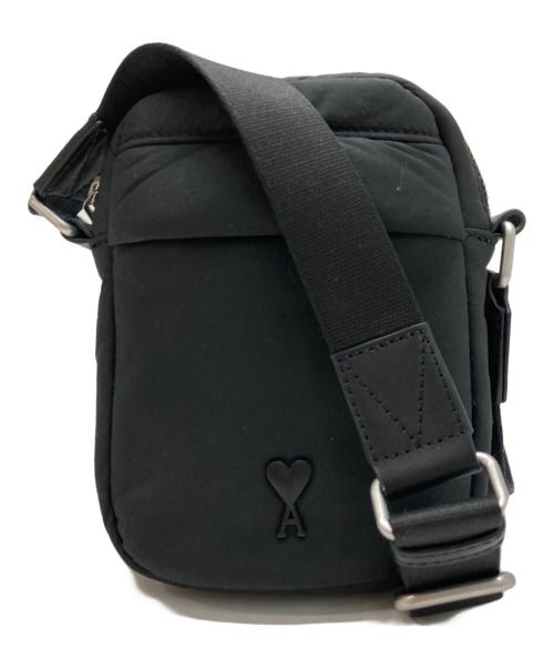 AMI Alexandre Mattiussi（アミアレクサンドルマテュッシ）AMI Alexandre Mattiussi (アミアレクサンドルマテュッシ) クロスボディバッグ/SMALL ADC CROSS POCK BAG ブラックの古着・服飾アイテム