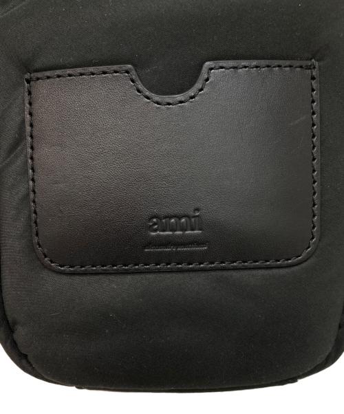 AMI Alexandre Mattiussi（アミアレクサンドルマテュッシ）AMI Alexandre Mattiussi (アミアレクサンドルマテュッシ) クロスボディバッグ/SMALL ADC CROSS POCK BAG ブラックの古着・服飾アイテム