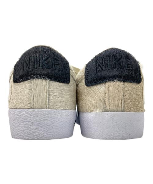 NIKE SB（ナイキエスビー）NIKE SB (ナイキエスビー) MEDICOM TOY (メディコム・トイ) Blazer Low ホワイト サイズ:27.5 未使用品の古着・服飾アイテム