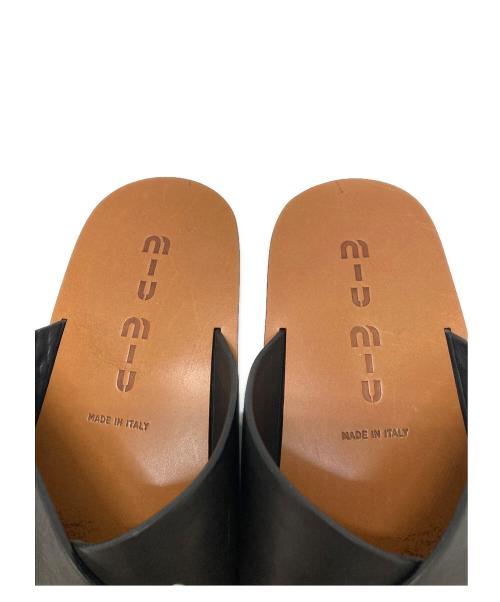 MIU MIU（ミュウミュウ）MIU MIU (ミュウミュウ) レザーフラットサンダル ブラウン×ブラック サイズ:5 1/2の古着・服飾アイテム