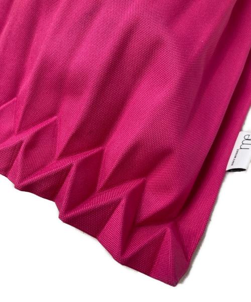 me ISSEY MIYAKE（ミーイッセイ ミヤケ）me ISSEY MIYAKE (ミーイッセイ ミヤケ) プリーツバッグ ピンクの古着・服飾アイテム