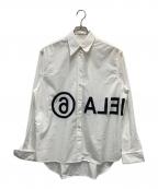 MM6 Maison Margielaエムエムシックスメゾンマルジェラ）の古着「リバースロゴオーバーシャツ」｜ホワイト