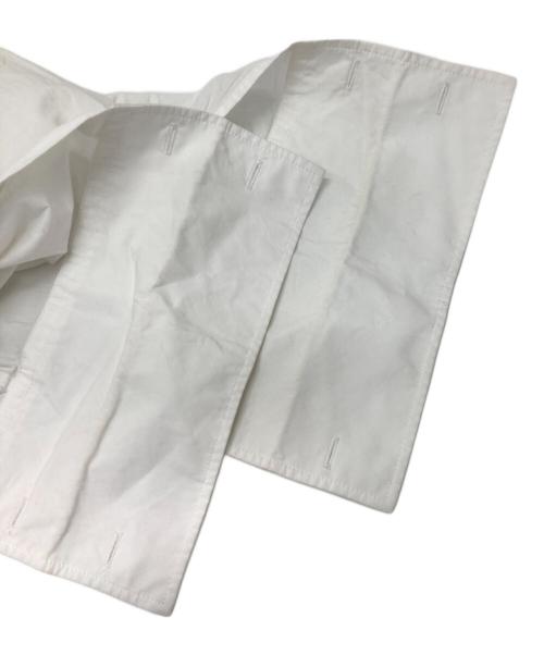 MM6 Maison Margiela（エムエムシックスメゾンマルジェラ）MM6 Maison Margiela (エムエムシックスメゾンマルジェラ) リバースロゴオーバーシャツ ホワイト サイズ:38の古着・服飾アイテム