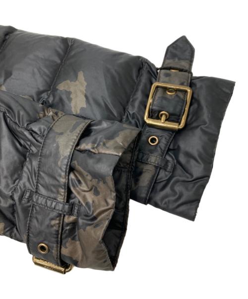 BURBERRY BRIT（バーバリーブリット）BURBERRY BRIT (バーバリーブリット) ファー付カモ柄ダウンジャケット オリーブ サイズ:XSの古着・服飾アイテム