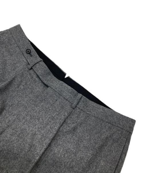 BEAMS F（ビームスエフ）BEAMS F (ビームスエフ) フランネル 1プリーツ スラックス グレー サイズ:52の古着・服飾アイテム
