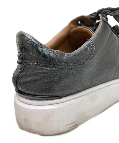 DEVICE1（デバイスワン）DEVICE1 (デバイスワン) スニーカー クロコスタンプ ブラック サイズ:28.5の古着・服飾アイテム