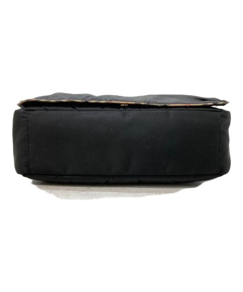 BURBERRY BLUE LABEL（バーバリーロンドンブルーレーベル）BURBERRY BLUE LABEL (バーバリーロンドンブルーレーベル) ショルダーバッグ ブラックの古着・服飾アイテム