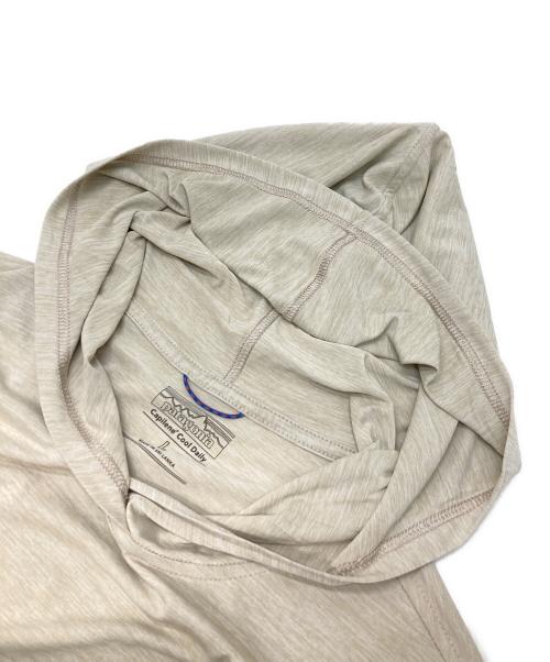 Patagonia（パタゴニア）Patagonia (パタゴニア) キャプリーン・クール・デイリー・グラフィック・フーディ ベージュ サイズ:Lの古着・服飾アイテム