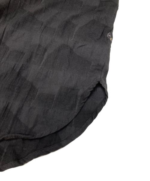 HUIS（ハウス）HUIS (ハウス) 遠州織物シャツワンピース ブラック サイズ:FREEの古着・服飾アイテム