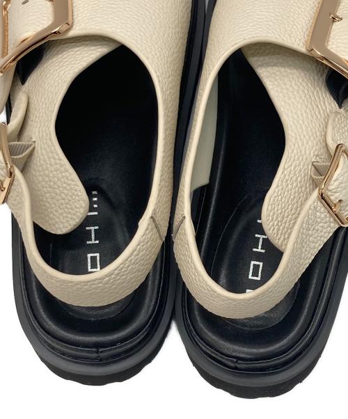 MOHI（モヒ）MOHI (モヒ) レザーバックルサンダル ベージュ×ブラック サイズ:37の古着・服飾アイテム