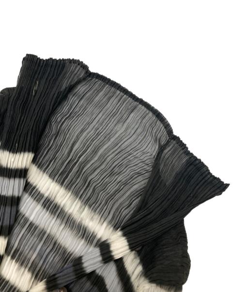 ISSEY MIYAKE FETE（イッセイミヤケフェット）ISSEY MIYAKE FETE (イッセイミヤケフェット) プリーツ シフォン シャツ ブラック サイズ:2の古着・服飾アイテム