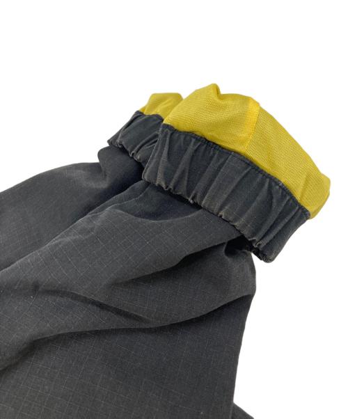 adidas（アディダス）adidas (アディダス) リップストップフーディージャケット ブラック×イエロー サイズ:38の古着・服飾アイテム