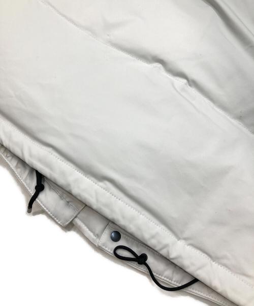 BOSS HUGO BOSS（ボス ヒューゴボス）BOSS HUGO BOSS (ボス ヒューゴボス) リラックスフィット ダウンコート ホワイト サイズ:Lの古着・服飾アイテム