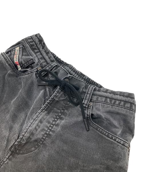 DIESEL（ディーゼル）DIESEL (ディーゼル) ジョグジーンズ グレー サイズ:28の古着・服飾アイテム