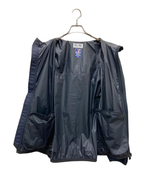 PLAY COMME des GARCONS（プレイコムデギャルソン）PLAY COMME des GARCONS (プレイコムデギャルソン) K-WAY (ケイウェイ) FULL ZIP マウンテンパーカー ネイビー サイズ:M 未使用品の古着・服飾アイテム