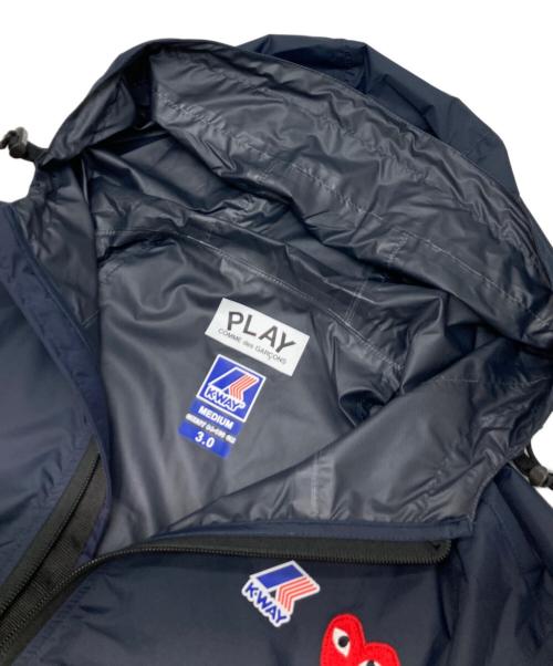 PLAY COMME des GARCONS（プレイコムデギャルソン）PLAY COMME des GARCONS (プレイコムデギャルソン) K-WAY (ケイウェイ) FULL ZIP マウンテンパーカー ネイビー サイズ:M 未使用品の古着・服飾アイテム