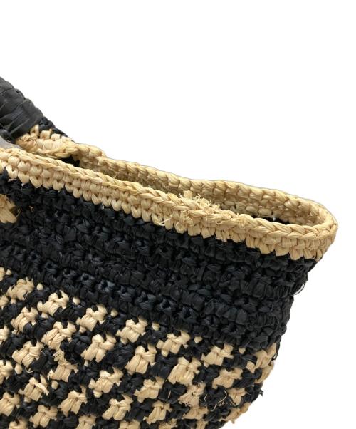 HELEN KAMINSKI（ヘレンカミンスキー）HELEN KAMINSKI (ヘレンカミンスキー) チャーム付ラフィアバッグ ブラック×ベージュの古着・服飾アイテム