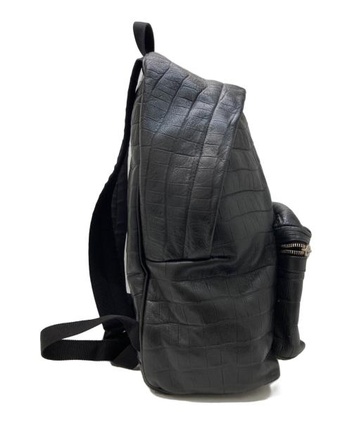 Saint Laurent Paris（サンローランパリ）Saint Laurent Paris (サンローランパリ) 型押しリュック ブラックの古着・服飾アイテム