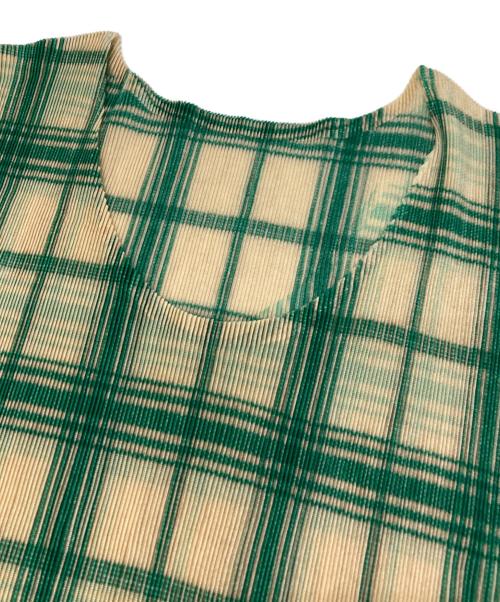 PLEATS PLEASE（プリーツプリーズ）PLEATS PLEASE (プリーツプリーズ) ノースリーブプリーツカットソー ベージュ×グリーン サイズ:3の古着・服飾アイテム