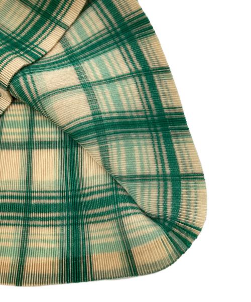 PLEATS PLEASE（プリーツプリーズ）PLEATS PLEASE (プリーツプリーズ) ノースリーブプリーツカットソー ベージュ×グリーン サイズ:3の古着・服飾アイテム