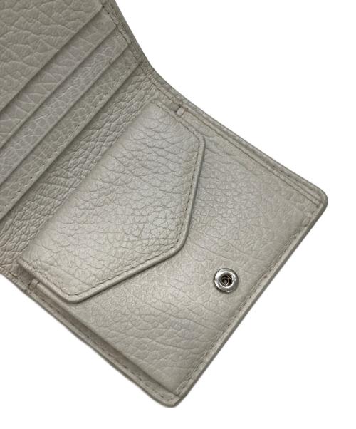 Maison Margiela（メゾンマルジェラ）Maison Margiela (メゾンマルジェラ) 2つ折り財布 ホワイトの古着・服飾アイテム