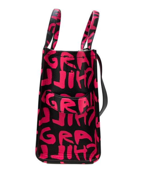 MARC JACOBS（マークジェイコブズ）MARC JACOBS (マークジェイコブス) STEPHEN SPROUSE (スティーブン・スプルース) グラフィティプリントコレクション ザ トートバッグ ピンク×ブラック 未使用品の古着・服飾アイテム