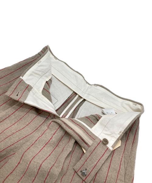 jonnlynx（ジョンリンクス）jonnlynx (ジョンリンクス) RED STRAIPE PANTS ベージュ サイズ:M 未使用品の古着・服飾アイテム