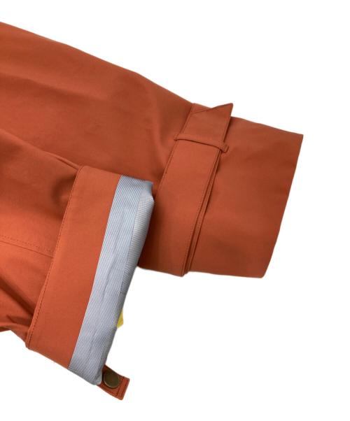 WILD THINGS（ワイルドシングス）WILD THINGS (ワイルドシングス) STYLE&EDIT別注 バックギャザードベルトステンカラーコート オレンジ サイズ:Mの古着・服飾アイテム