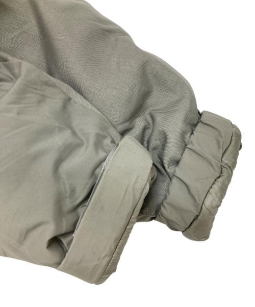 US ARMY（ユーエスアーミー）US ARMY (ユーエスアーミー) ECWCS GENIII LEVEL7 グレー サイズ:MEDIUM-REGULARの古着・服飾アイテム