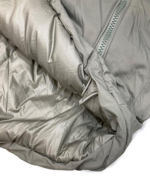 US ARMY（ユーエスアーミー）US ARMY (ユーエスアーミー) ECWCS GENIII LEVEL7 グレー サイズ:MEDIUM-REGULARの古着・服飾アイテム