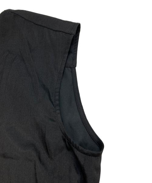 Con te（コンテ）Con te (コンテ) サテンノースリーブブラウス ブラック サイズ:不明（実寸参照）の古着・服飾アイテム