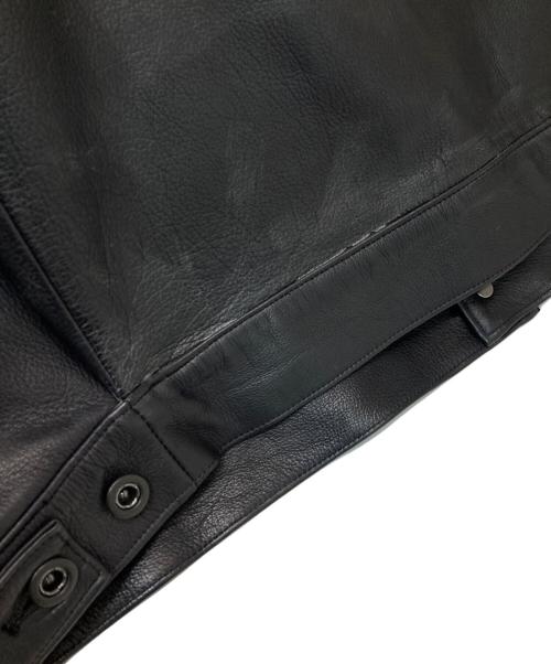 A LEATHER（ア レザー）A LEATHER (ア レザー) HUMONGOUS TRUCKER JACKET ブラック サイズ:ONEの古着・服飾アイテム