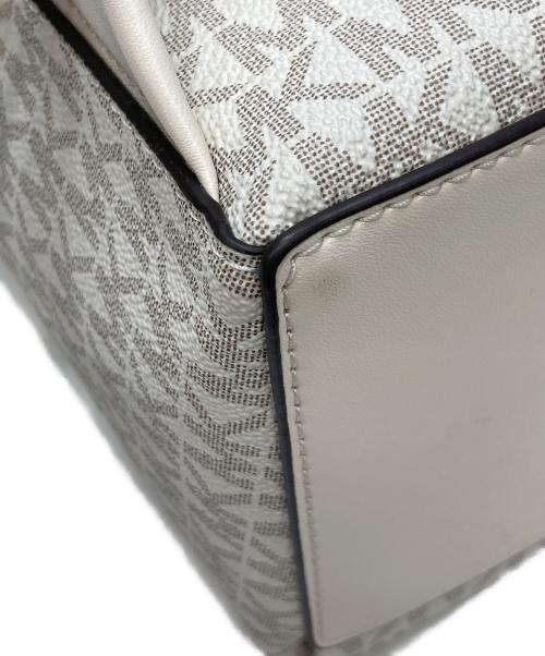 MICHAEL KORS（マイケル・コース）MICHAEL KORS (マイケル・コース) Sheila バックパック ホワイトの古着・服飾アイテム