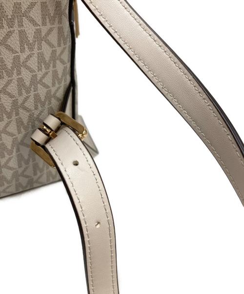 MICHAEL KORS（マイケル・コース）MICHAEL KORS (マイケル・コース) Sheila バックパック ホワイトの古着・服飾アイテム