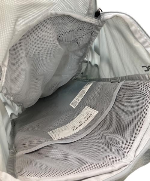on（オン）on (オン) スピードパック18Lライト グレー 未使用品の古着・服飾アイテム