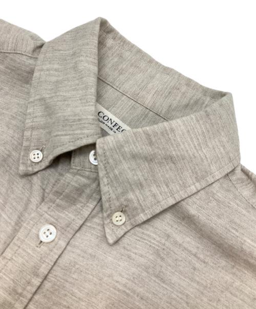 nestrobe confect（ネストローブ コンフェクト）nestrobe confect (ネストローブ コンフェクト) ボタンダウンシャツ ベージュ サイズ:3の古着・服飾アイテム
