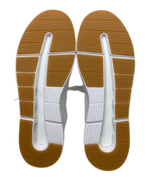 on（オン）on (オン) THE ROGER Centre Court ホワイト サイズ:26.5の古着・服飾アイテム