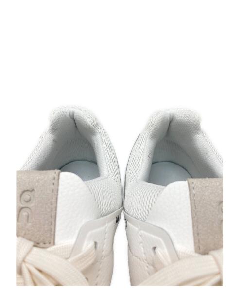 on（オン）on (オン) THE ROGER Centre Court ホワイト サイズ:26.5の古着・服飾アイテム