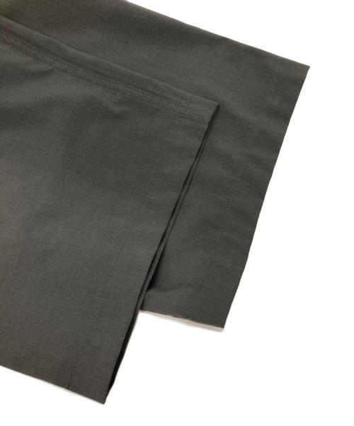 GRAMICCI（グラミチ）GRAMICCI (グラミチ) 〈別注〉2タックシームレスパンツ オリーブ サイズ:XLの古着・服飾アイテム