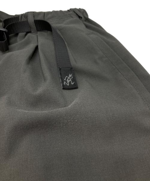 GRAMICCI（グラミチ）GRAMICCI (グラミチ) 〈別注〉2タックシームレスパンツ オリーブ サイズ:XLの古着・服飾アイテム