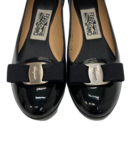 Salvatore Ferragamo（サルヴァトーレ フェラガモ）Salvatore Ferragamo (サルヴァトーレ フェラガモ) ヴァラリボンバレエパンプス ブラック サイズ:6 1/2の古着・服飾アイテム
