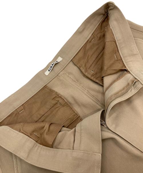 AURALEE（オーラリー）AURALEE (オーラリー) HARD TWIST DOUBLE CLOTH SLACKS（ハードツイストダブルクローススラックス） ベージュ サイズ:4の古着・服飾アイテム