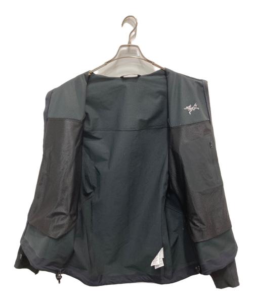 ARC'TERYX（アークテリクス）ARC'TERYX (アークテリクス) アトム ジャケット ブラック サイズ:Mの古着・服飾アイテム