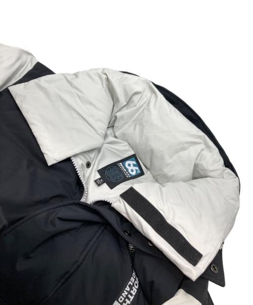 FACETASM（ファセッタズム）FACETASM (ファセッタズム) 66NORTH (シックスティシックスノース) KATLA DOWN JACKET ホワイト×ブラック サイズ:Mの古着・服飾アイテム