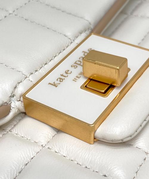 Kate Spade（ケイトスペード）Kate Spade (ケイトスペード) エブリン キルテッド ミディアム コンバーチブル ショルダーバッグ ホワイトの古着・服飾アイテム