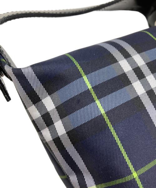 BURBERRY LONDON（バーバリーロンドン）BURBERRY LONDON (バーバリーロンドン) ミニハンドポーチ ネイビーの古着・服飾アイテム