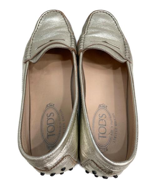 TOD'S（トッズ）TOD'S (トッズ) コインローファー ゴールド サイズ:37の古着・服飾アイテム